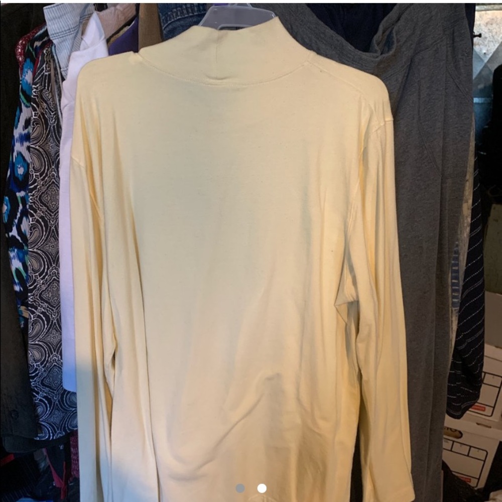 Cream turtle neck extra large women’s!!’